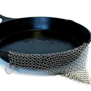 cast iron pan cleaner