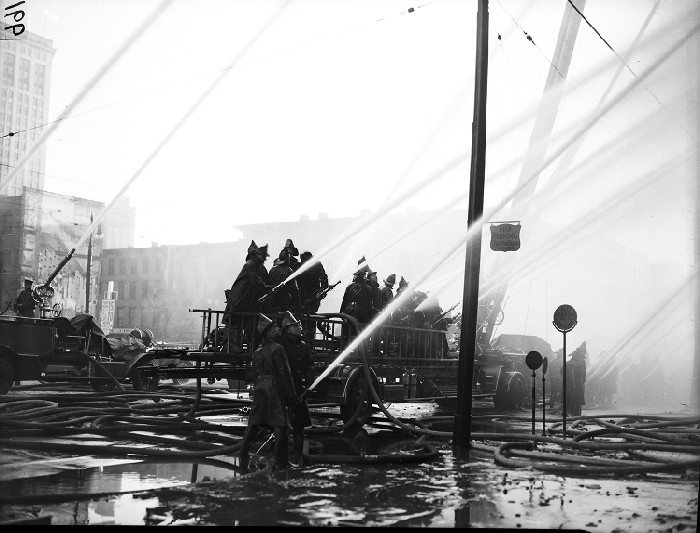 Detroit Fire fights 5-alarm fire at Advanced Glove Company 1937